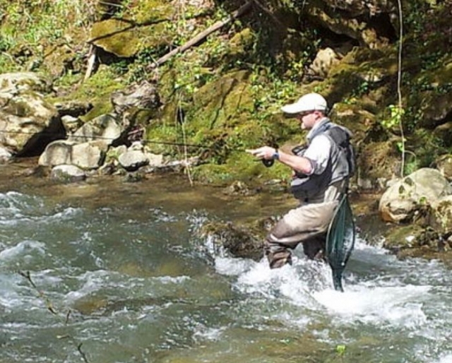 pescando con aguas bravas